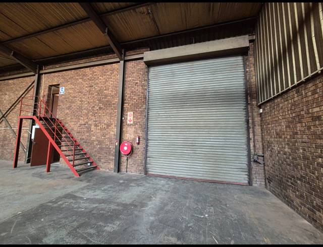 510M² WAREHOUSE TO LET IN WADEVILLE